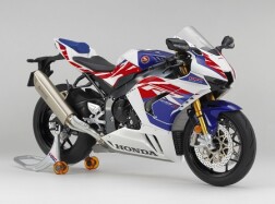 HONDA CBR1000RR-R FIREBLADE SP 30th Anniversary